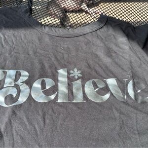 Old Navy Black 'Believe' Short Sleeve Tee